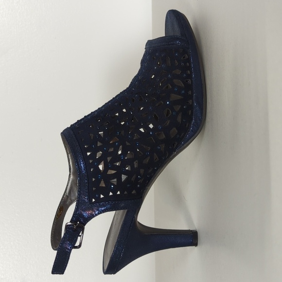 Karen Scott Blair Lacey Slingback Shootie Heels - Picture 7 of 12
